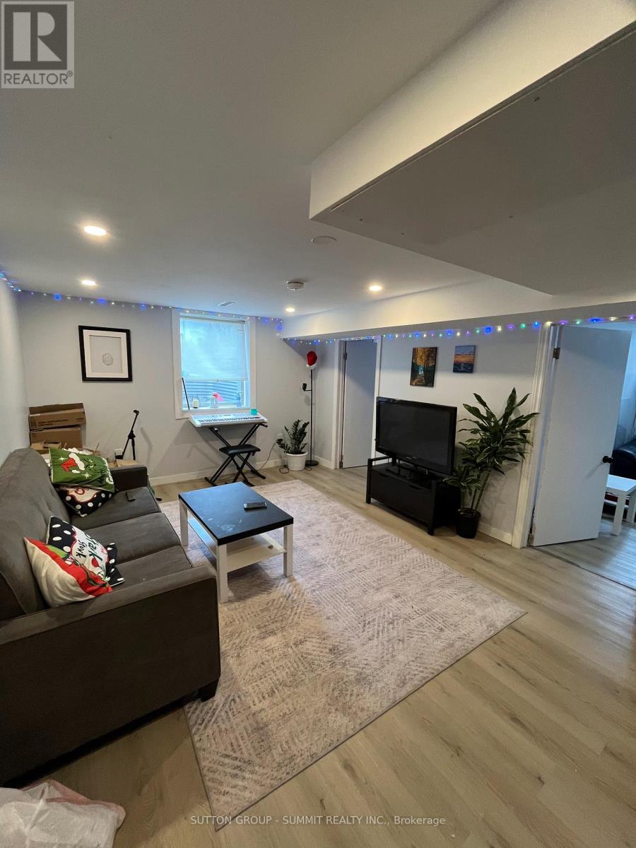 Lower - 1587 Bothwell Avenue, Mississauga, Ontario  L5J 3L8 - Photo 2 - W12134744