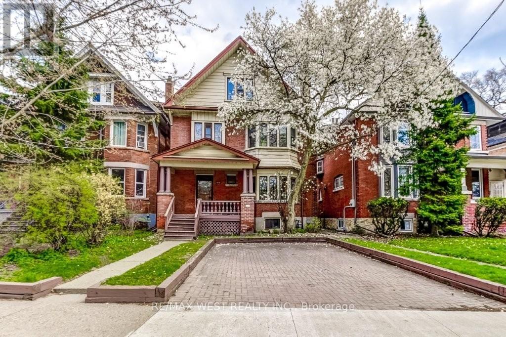 413 PARKSIDE DRIVE, Toronto, Ontario