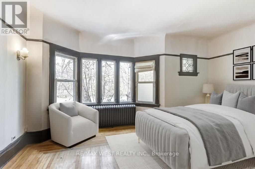 413 Parkside Drive, Toronto, Ontario  M6R 2Z7 - Photo 16 - W12134752