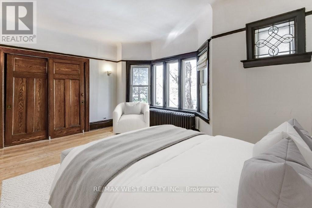 413 Parkside Drive, Toronto, Ontario  M6R 2Z7 - Photo 17 - W12134752