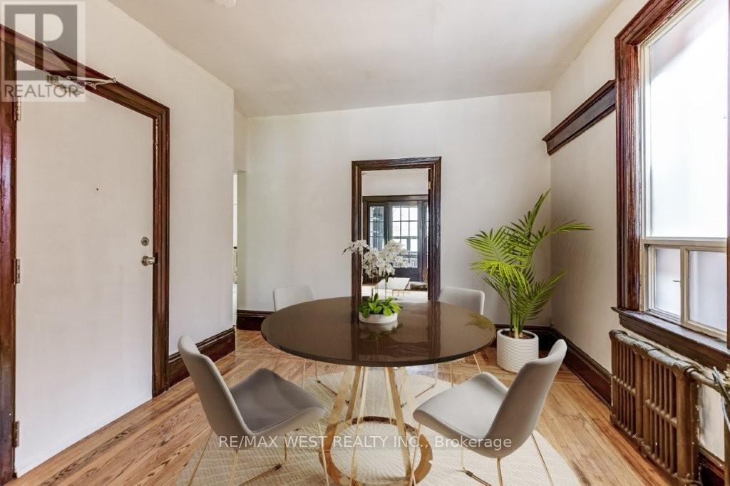 413 Parkside Drive, Toronto, Ontario  M6R 2Z7 - Photo 6 - W12134752