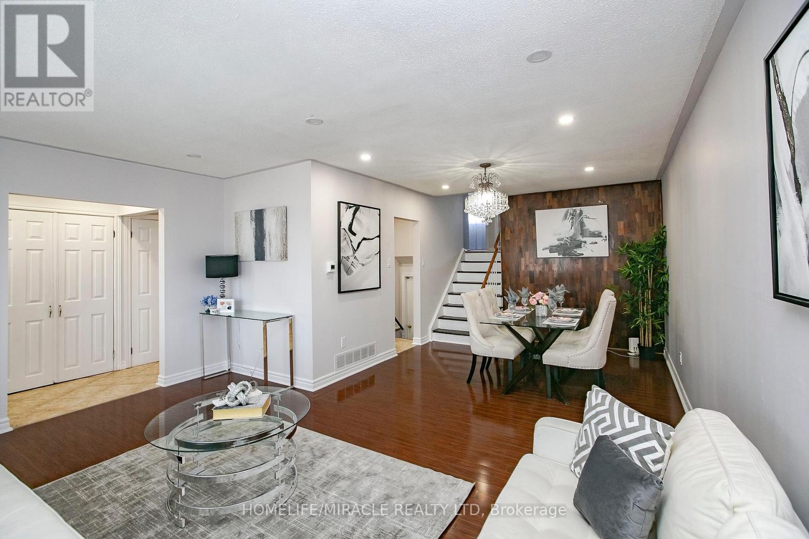 11 Dartford Road, Brampton, Ontario  L6T 2Z3 - Photo 9 - W12134784