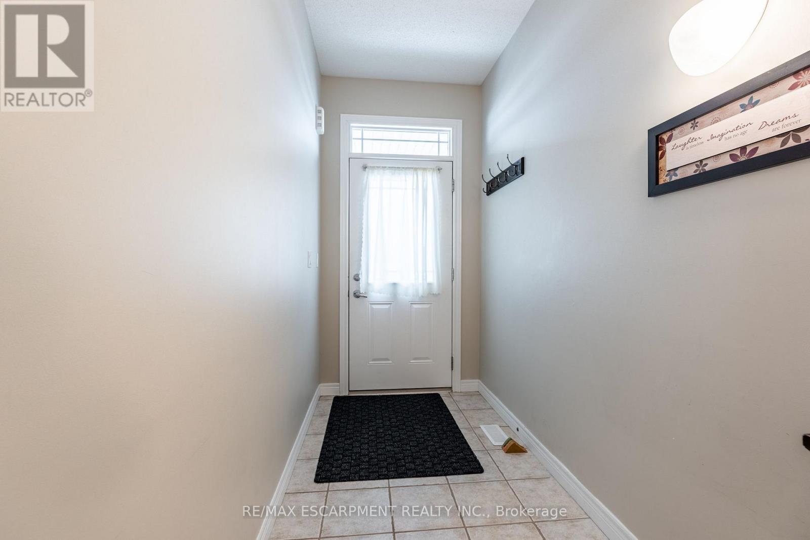 70 - 2165 Itabashi Way, Burlington, Ontario  L7M 0A2 - Photo 3 - W12134833