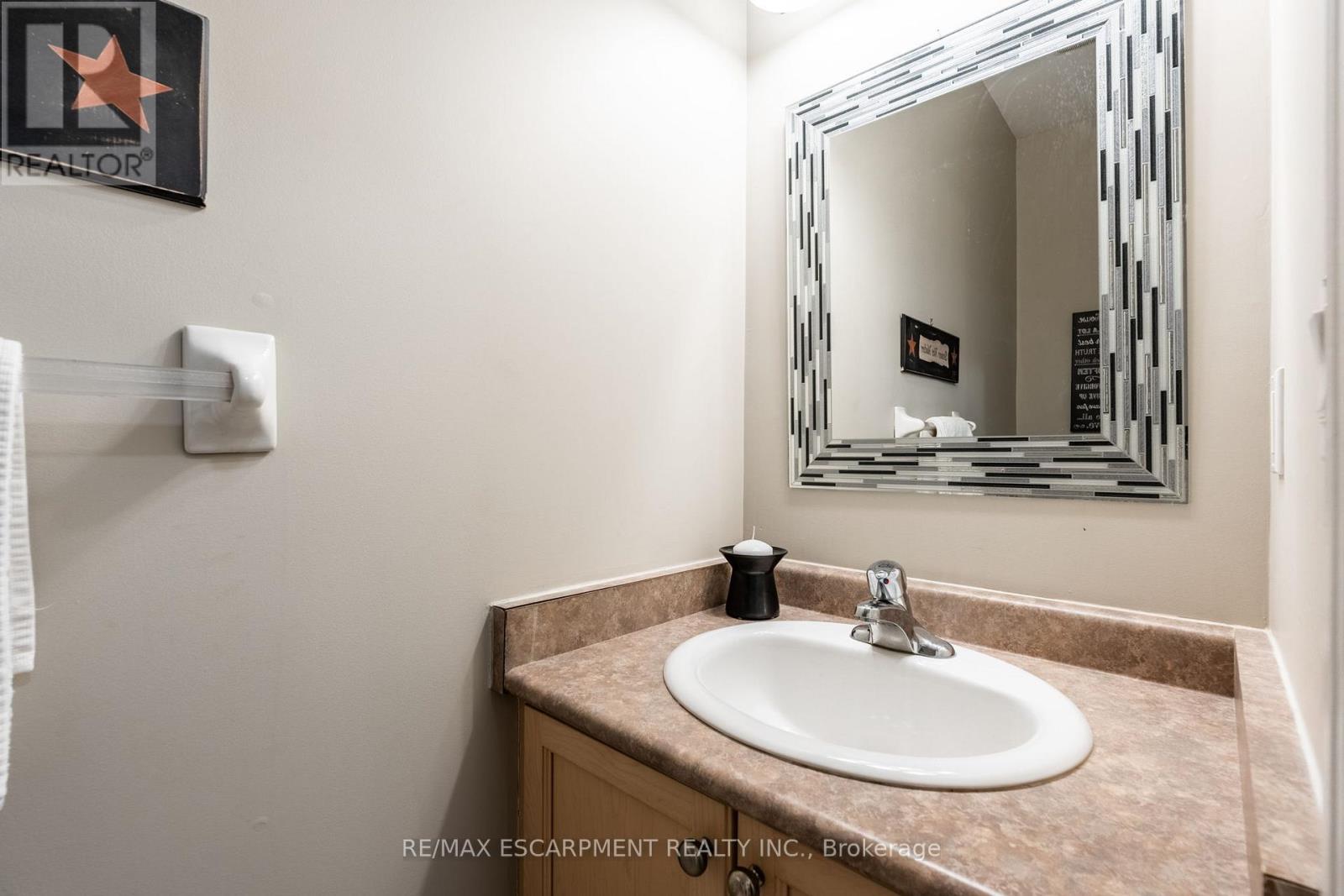 70 - 2165 Itabashi Way, Burlington, Ontario  L7M 0A2 - Photo 30 - W12134833