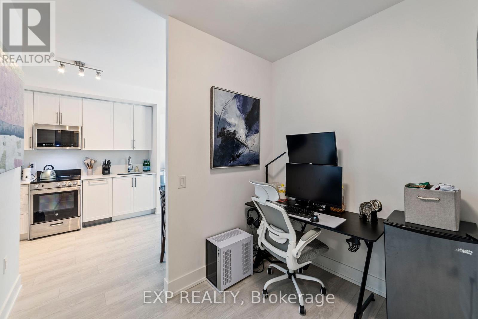 424 - 2450 Old Bronte Road, Oakville, Ontario  L6M 5P6 - Photo 8 - W12134858