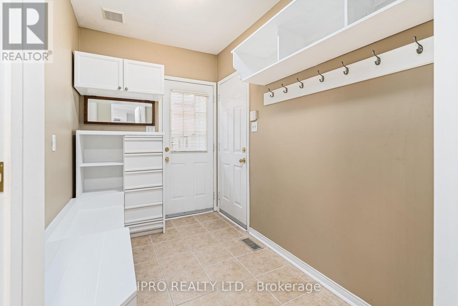 22 Bowman Street, Halton Hills, Ontario  L7G 6G6 - Photo 12 - W12134876