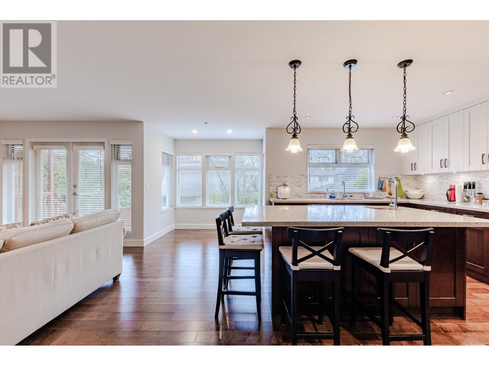 Listing Picture 11 of 26 : 2716 W 37TH AVENUE, Vancouver / 溫哥華 - 魯藝地產 Yvonne Lu Group - MLS Medallion Club Member