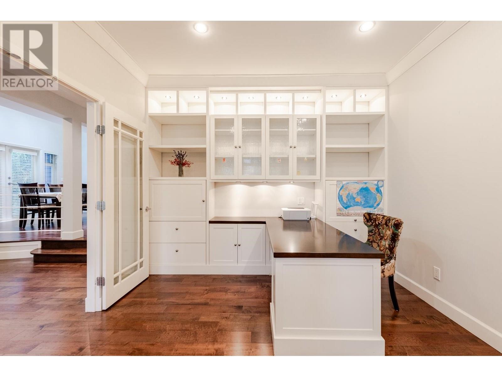 Listing Picture 8 of 26 : 2716 W 37TH AVENUE, Vancouver / 溫哥華 - 魯藝地產 Yvonne Lu Group - MLS Medallion Club Member