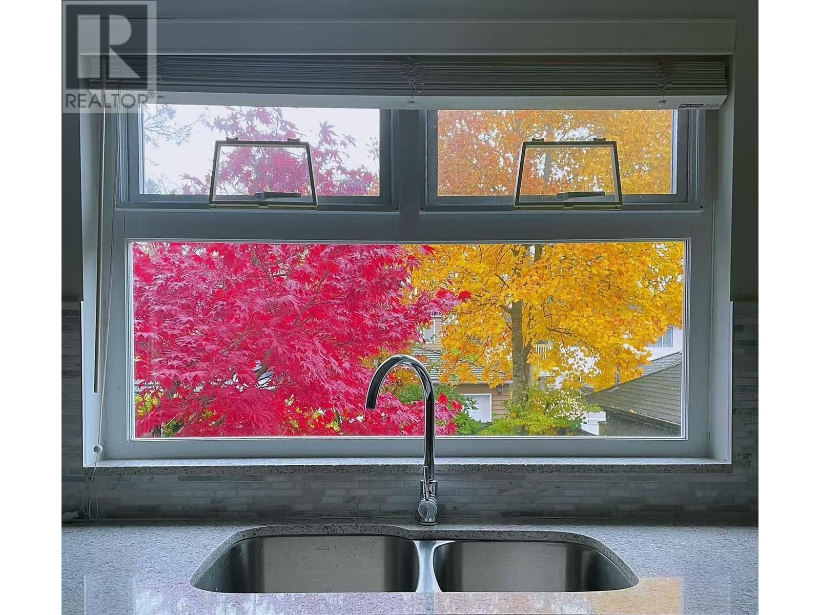 Listing Picture 10 of 26 : 2716 W 37TH AVENUE, Vancouver / 溫哥華 - 魯藝地產 Yvonne Lu Group - MLS Medallion Club Member