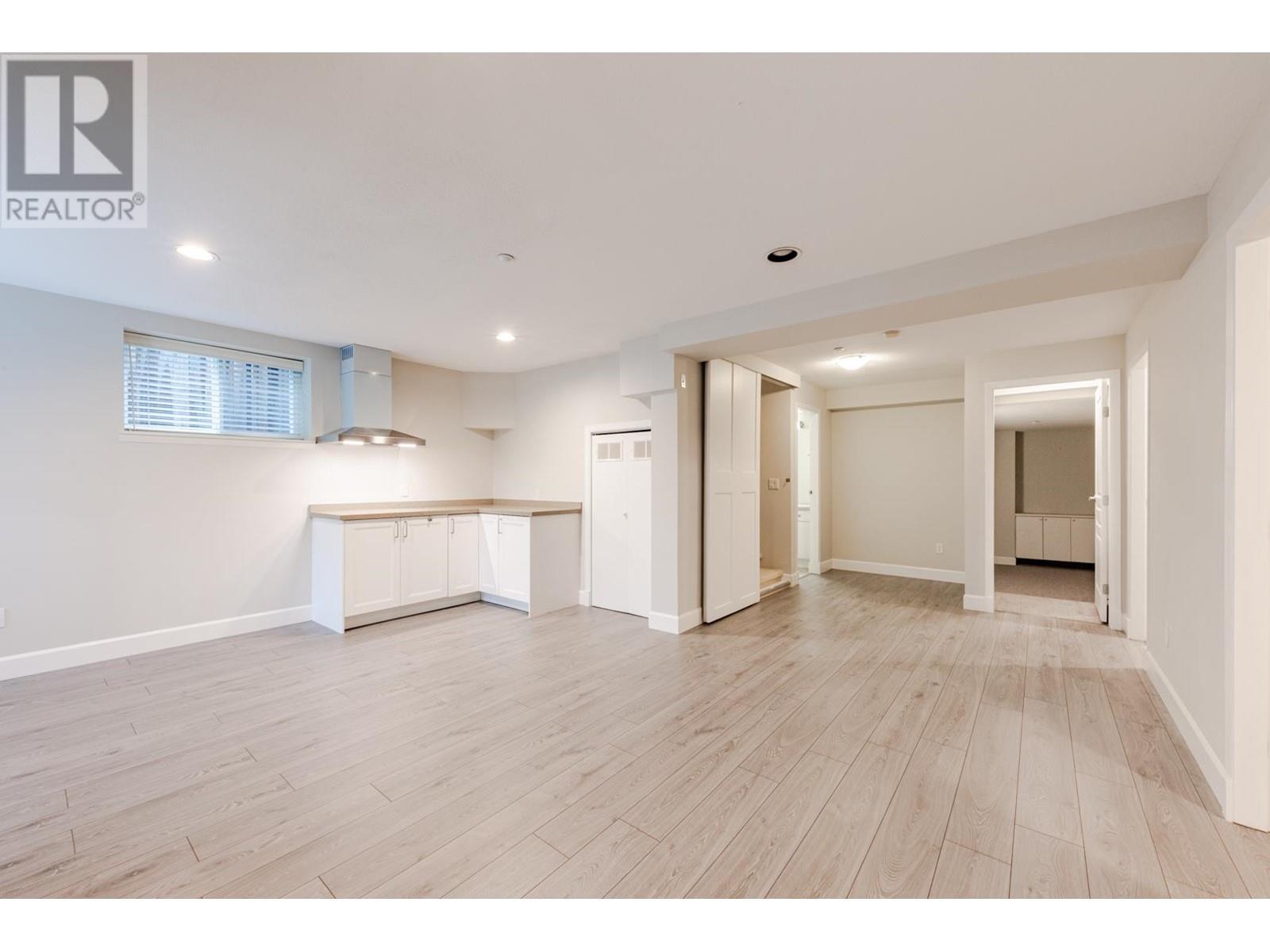 Listing Picture 21 of 26 : 2716 W 37TH AVENUE, Vancouver / 溫哥華 - 魯藝地產 Yvonne Lu Group - MLS Medallion Club Member