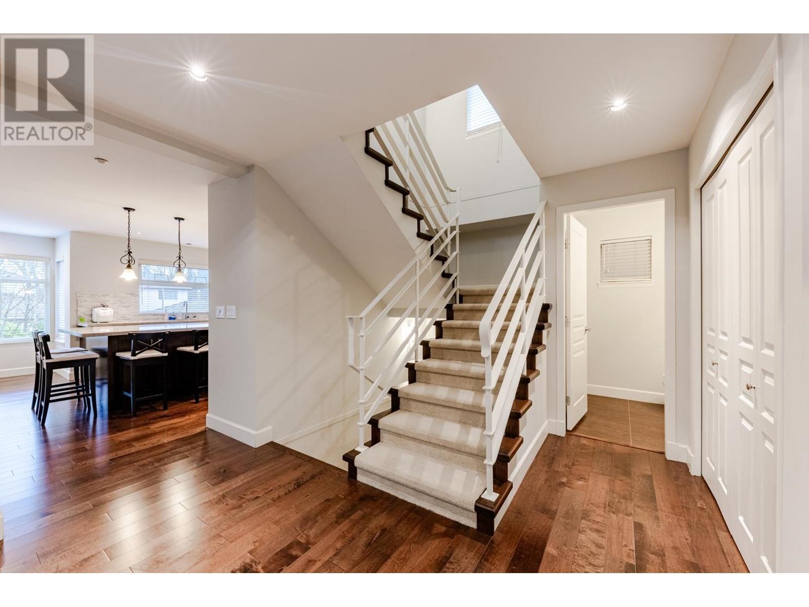 Listing Picture 15 of 26 : 2716 W 37TH AVENUE, Vancouver / 溫哥華 - 魯藝地產 Yvonne Lu Group - MLS Medallion Club Member