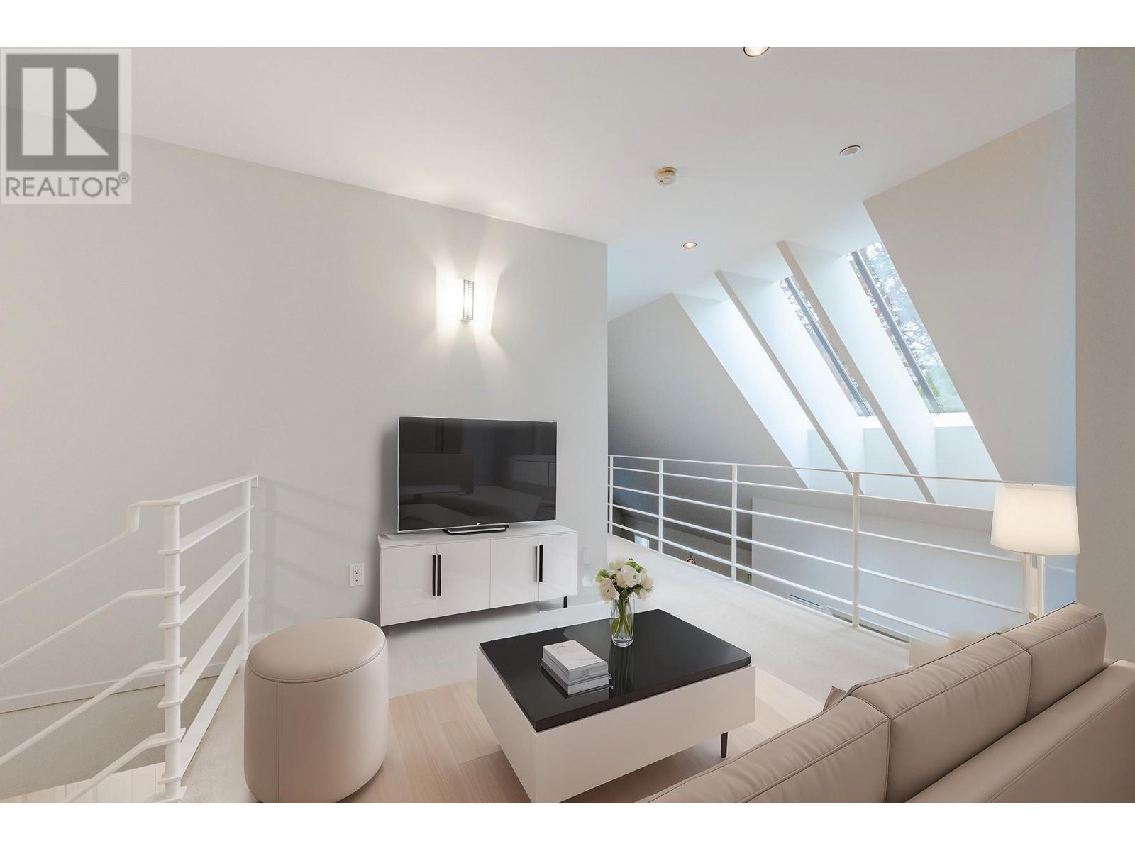 Listing Picture 17 of 26 : 2716 W 37TH AVENUE, Vancouver / 溫哥華 - 魯藝地產 Yvonne Lu Group - MLS Medallion Club Member