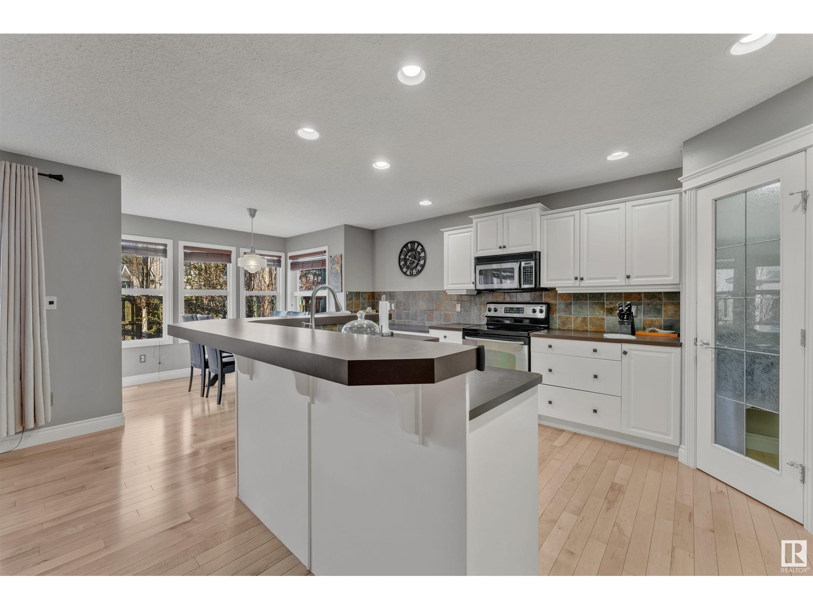2574 Hanna Cr Nw, Edmonton, Alberta  T6R 3P7 - Photo 12 - E4435275