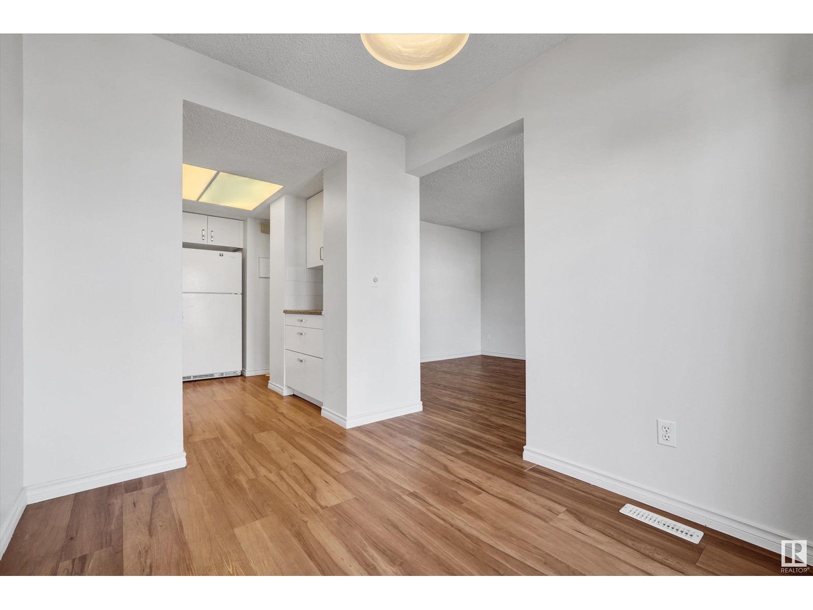 13855 24 St Nw, Edmonton, Alberta  T5Y 1K1 - Photo 17 - E4435276