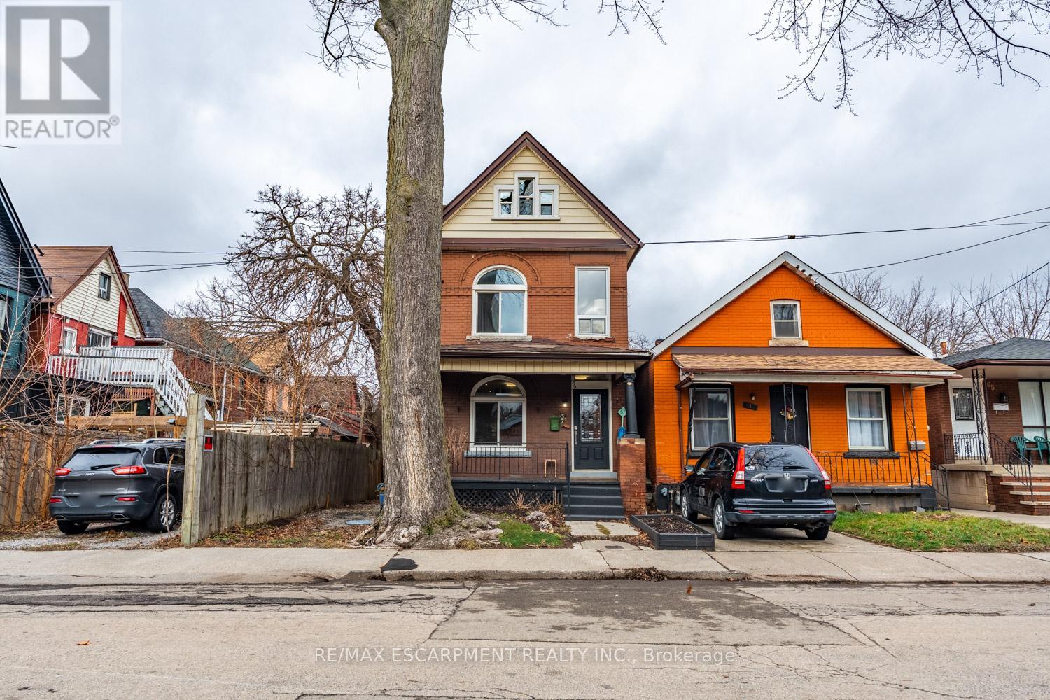 57 CENTURY STREET, Hamilton, Ontario