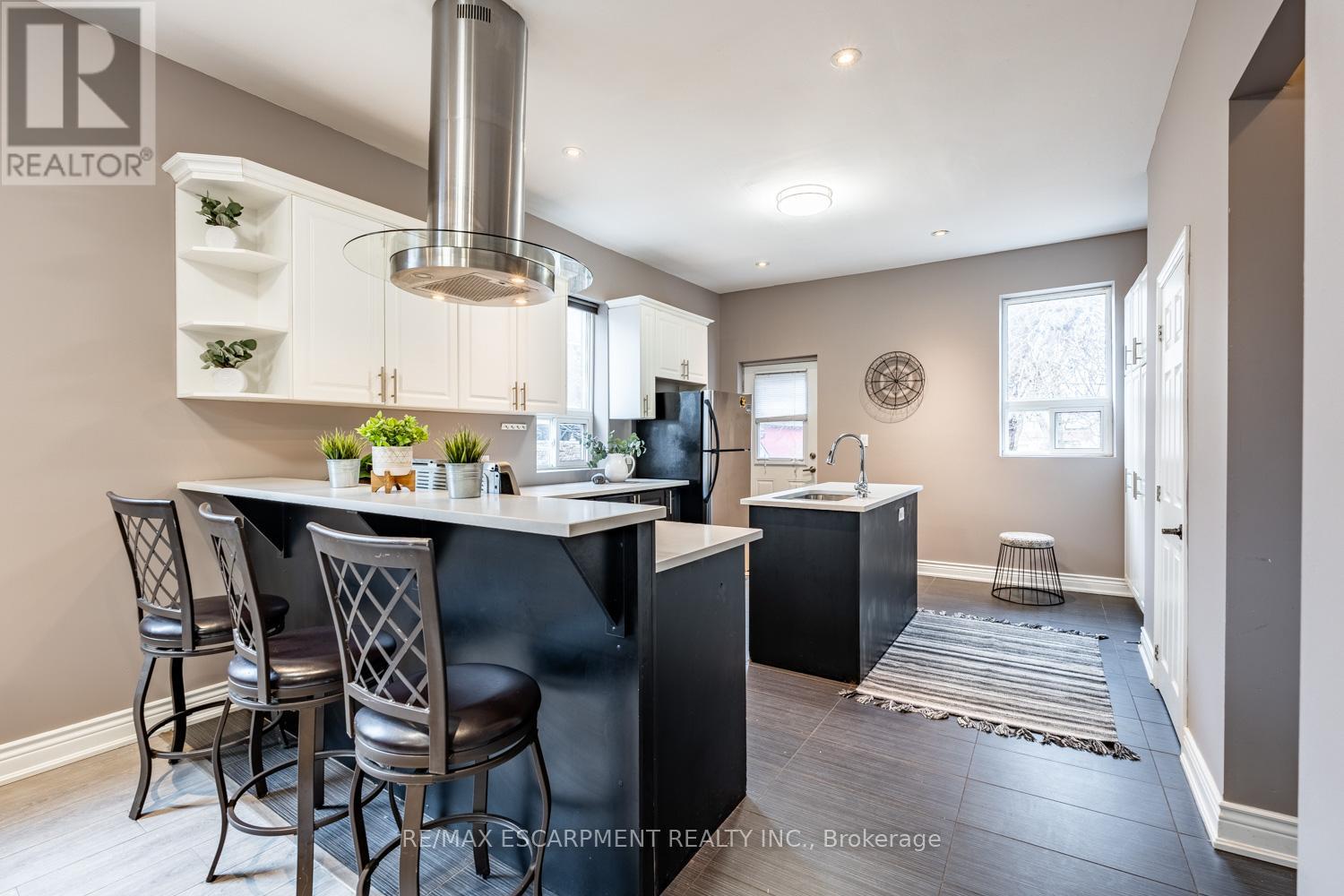 57 Century Street, Hamilton, Ontario  L8L 1V9 - Photo 11 - X12134751