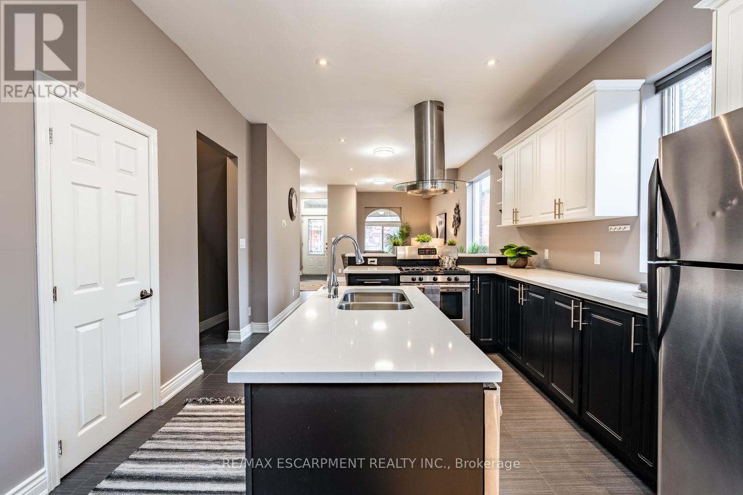 57 Century Street, Hamilton, Ontario  L8L 1V9 - Photo 13 - X12134751