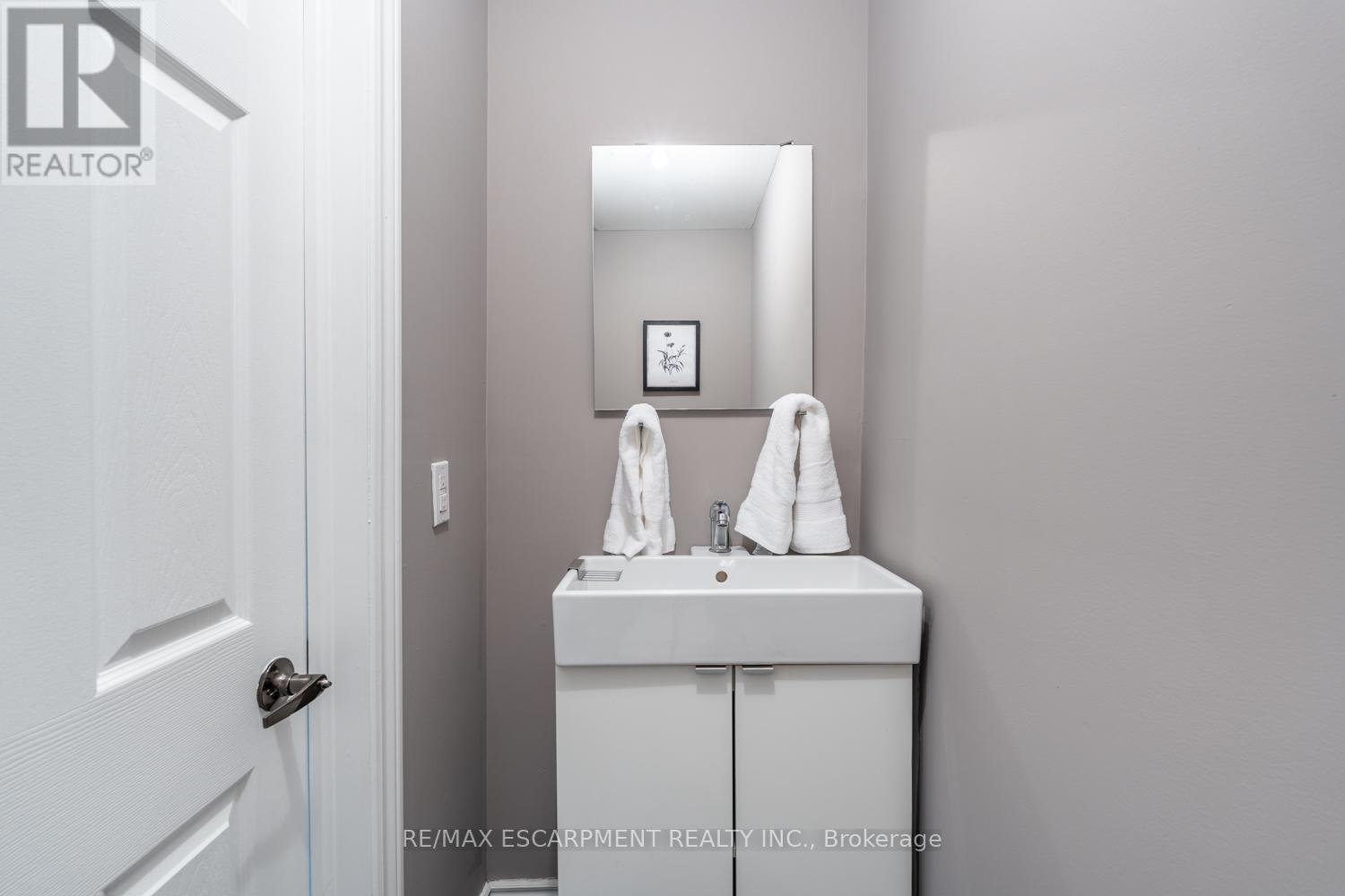 57 Century Street, Hamilton, Ontario  L8L 1V9 - Photo 25 - X12134751