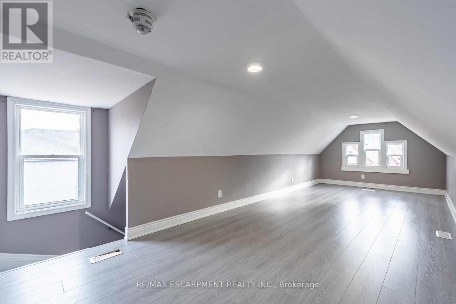 57 Century Street, Hamilton, Ontario  L8L 1V9 - Photo 26 - X12134751