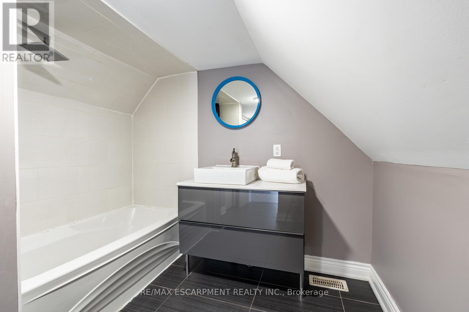 57 Century Street, Hamilton, Ontario  L8L 1V9 - Photo 29 - X12134751