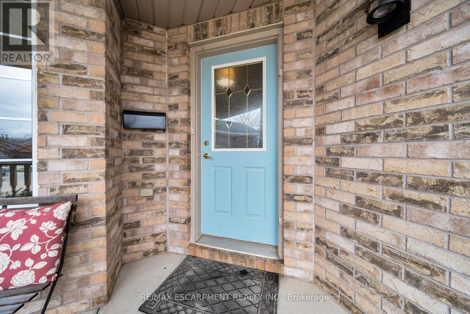 Property at 9 LINDSAY DRIVE image 4