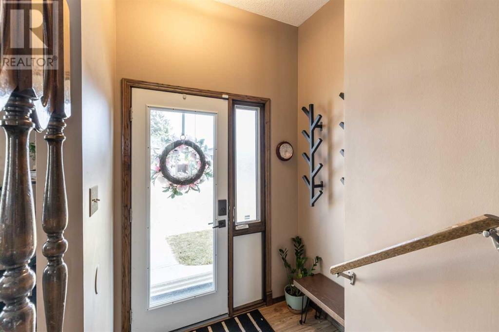 16 Rossdale Crescent Se, Medicine Hat, Alberta  T1B 1W7 - Photo 3 - A2217435