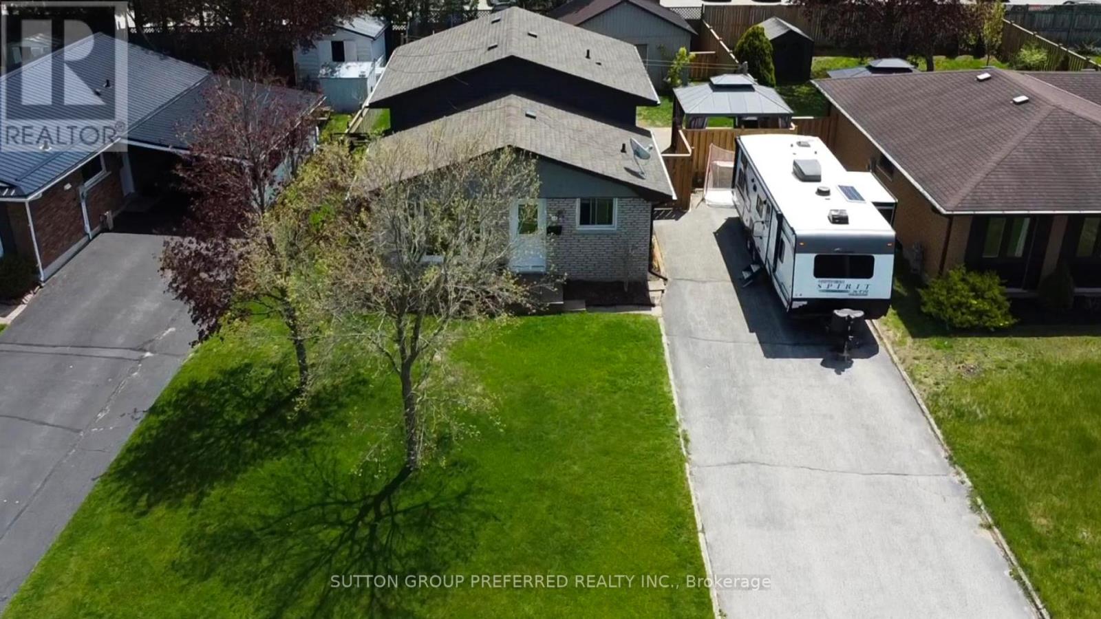 11 Stoney Court, Tillsonburg, Ontario  N4G 4R7 - Photo 36 - X12135109