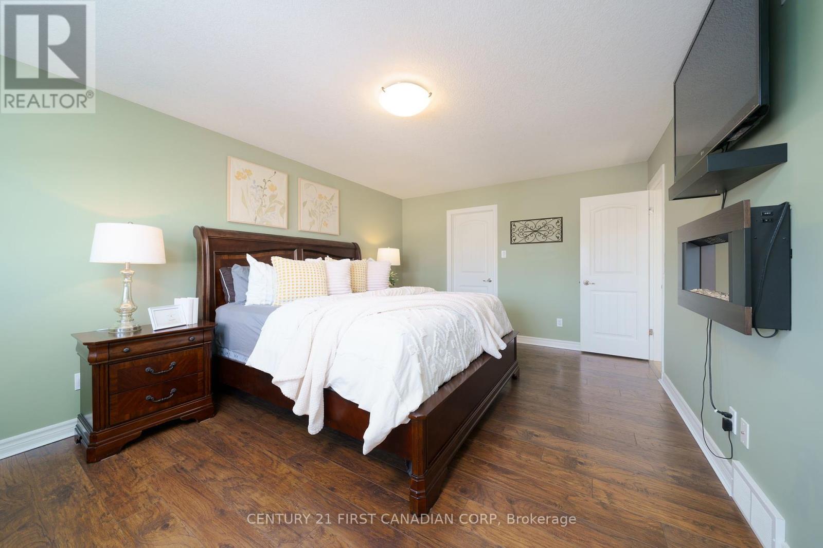 102 Steven Street, Strathroy-Caradoc, Ontario  N7G 4K9 - Photo 14 - X12135128