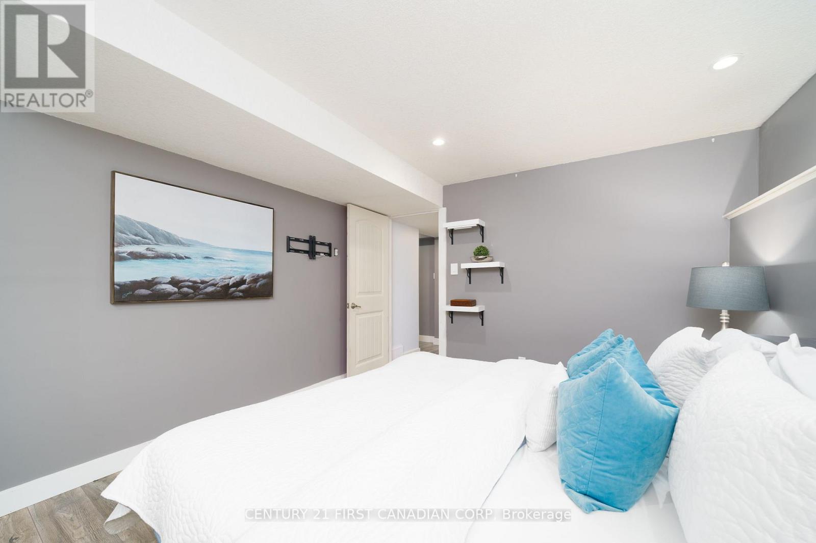 102 Steven Street, Strathroy-Caradoc, Ontario  N7G 4K9 - Photo 24 - X12135128