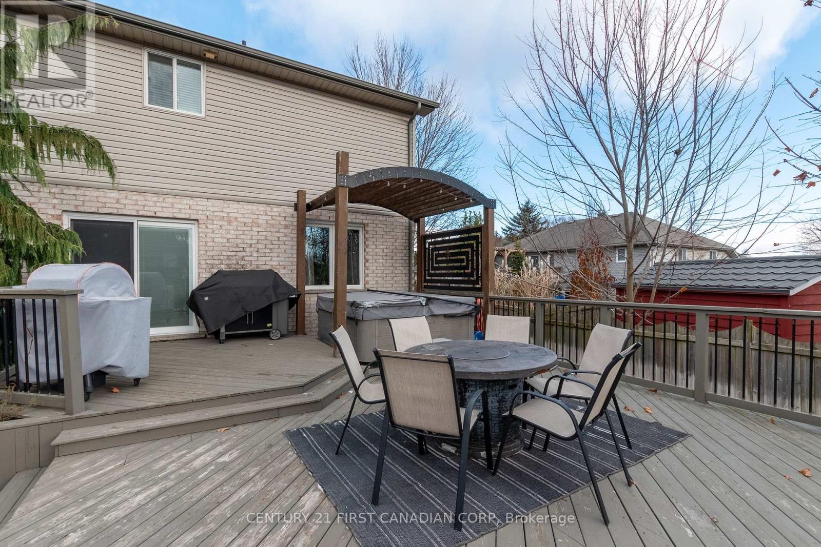 102 Steven Street, Strathroy-Caradoc, Ontario  N7G 4K9 - Photo 30 - X12135128