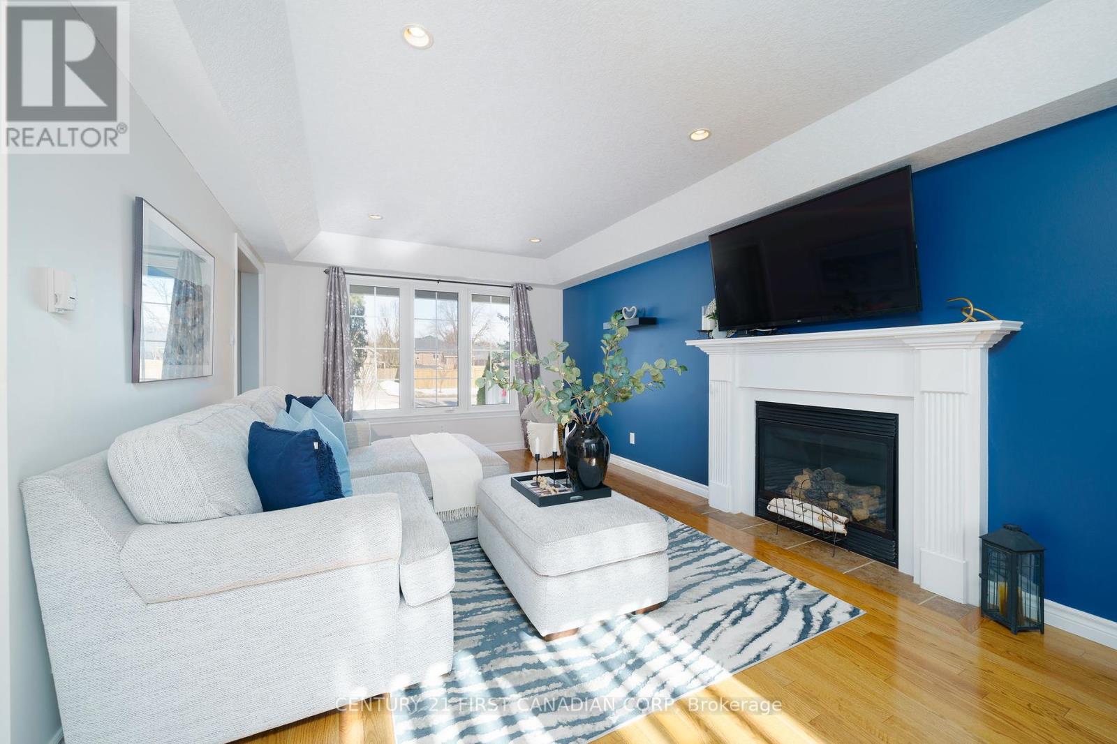 102 Steven Street, Strathroy-Caradoc, Ontario  N7G 4K9 - Photo 6 - X12135128