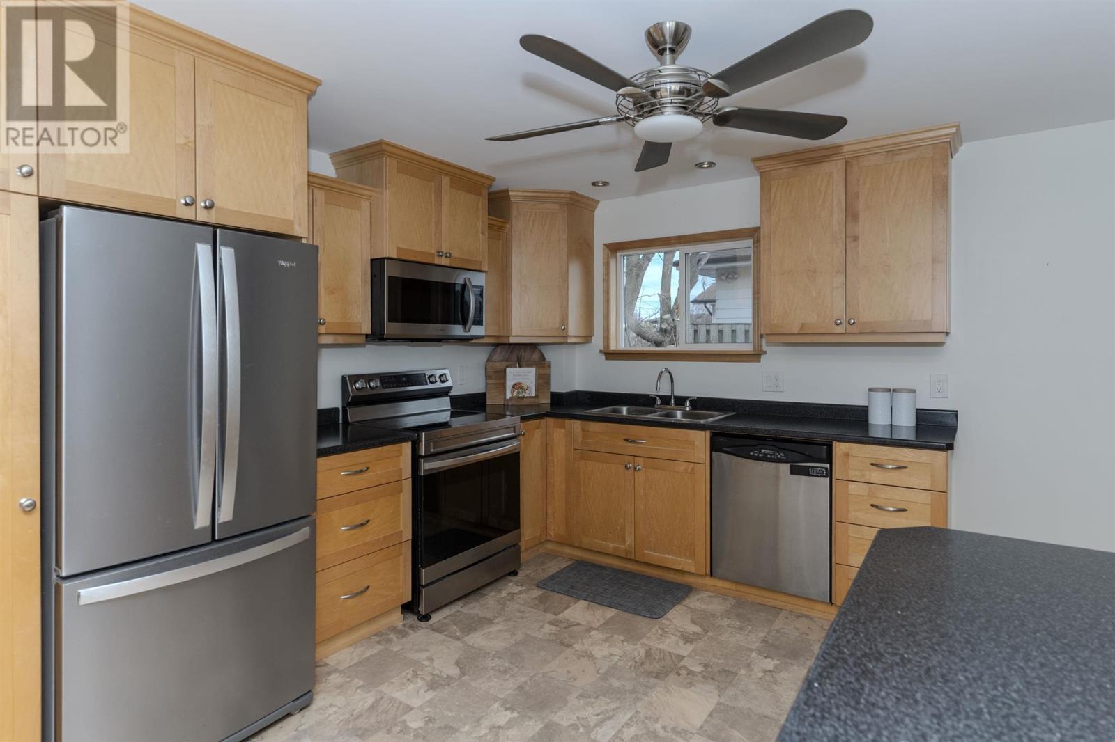 2037 Arthur St E, Thunder Bay, Ontario  P7E 5N9 - Photo 4 - TB251077