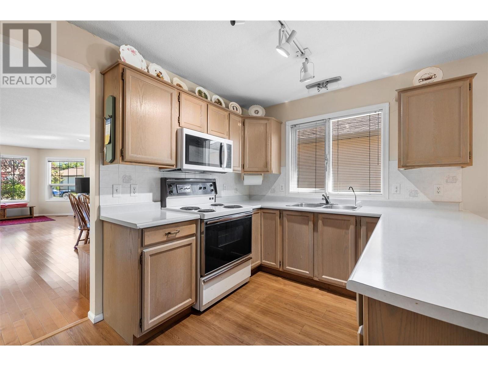 1201 Cameron Avenue Unit# 9, Kelowna, British Columbia  V1W 3R7 - Photo 11 - 10346752