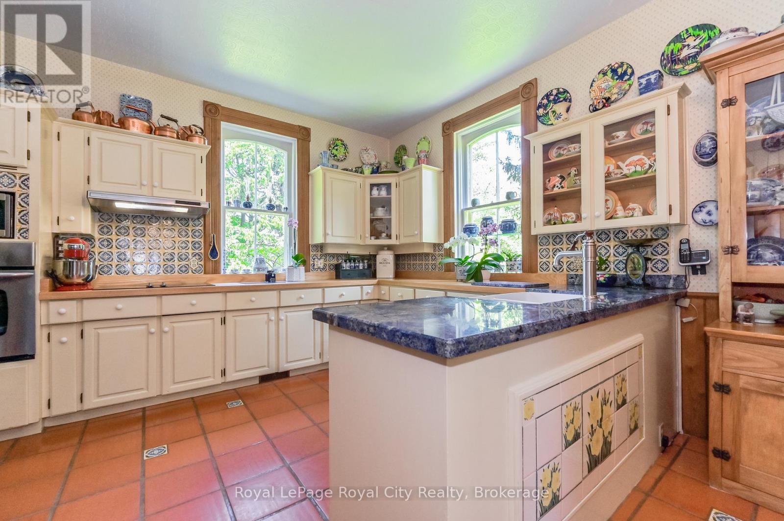 935 Scotland Street, Centre Wellington, Ontario  N1M 3R9 - Photo 14 - X12135053