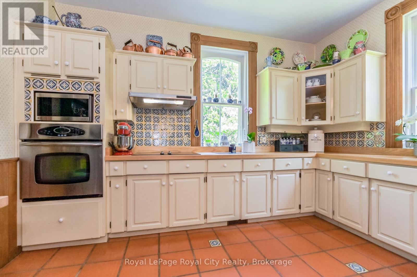 935 Scotland Street, Centre Wellington, Ontario  N1M 3R9 - Photo 15 - X12135053