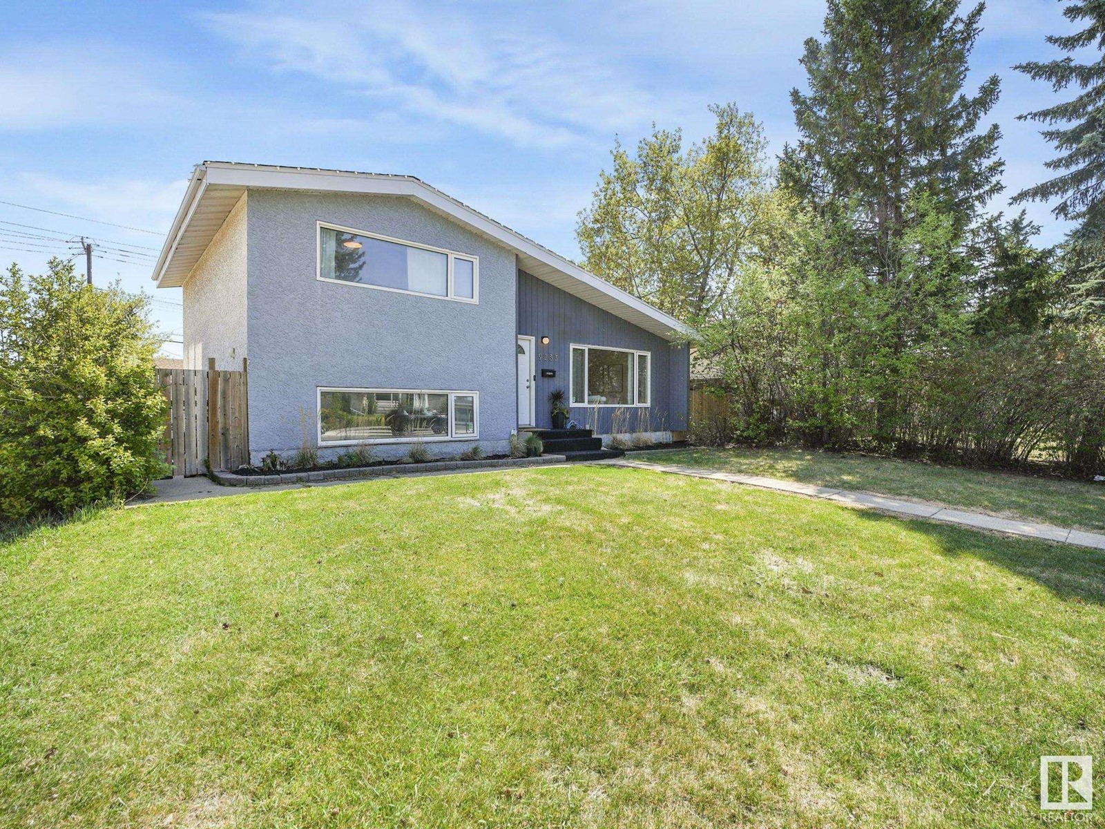 9233 52 ST NW, Edmonton, Alberta