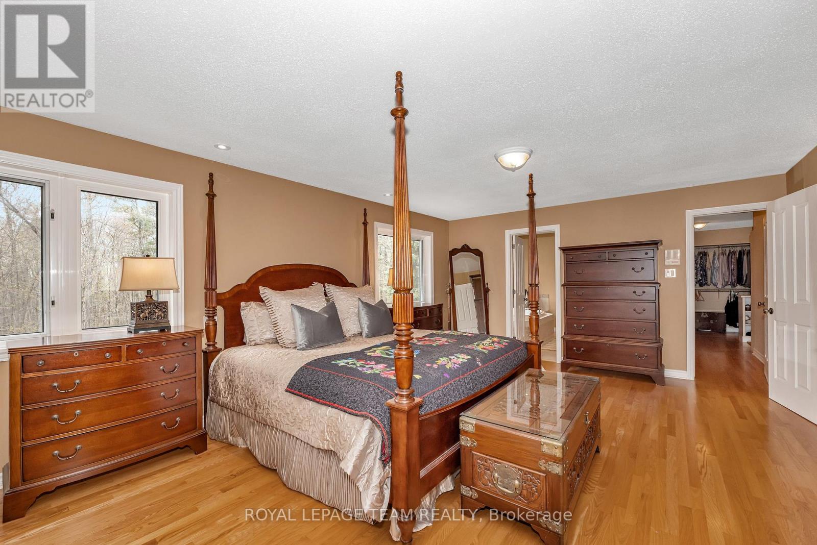 38 Roycroft Way, Ottawa, Ontario  K2W 1C7 - Photo 22 - X12134988