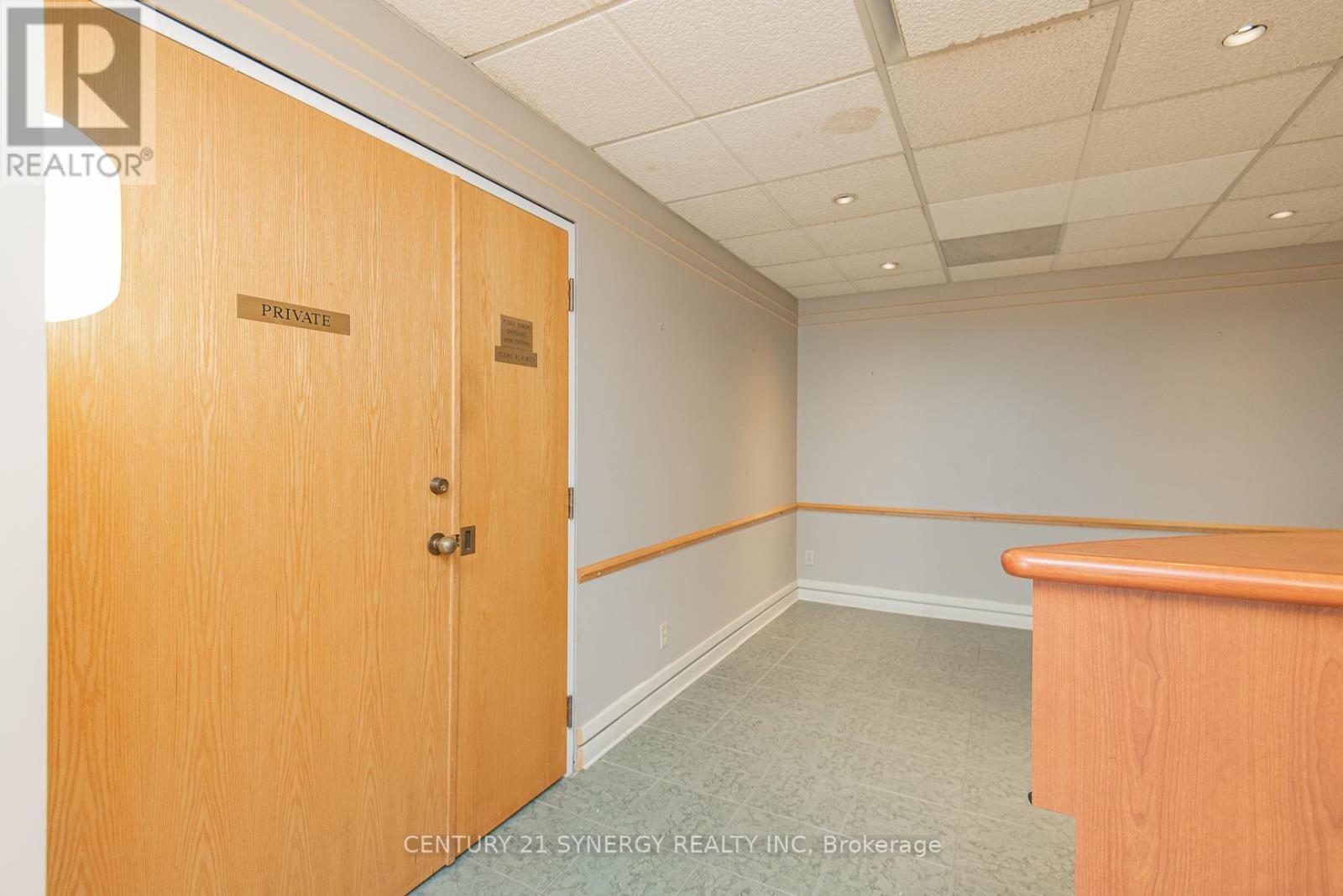 212 - 1929 Russell Road, Ottawa, Ontario  K1G 4G3 - Photo 14 - X12135027
