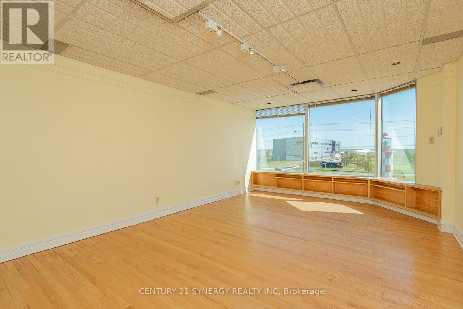 212 - 1929 Russell Road, Ottawa, Ontario  K1G 4G3 - Photo 19 - X12135027