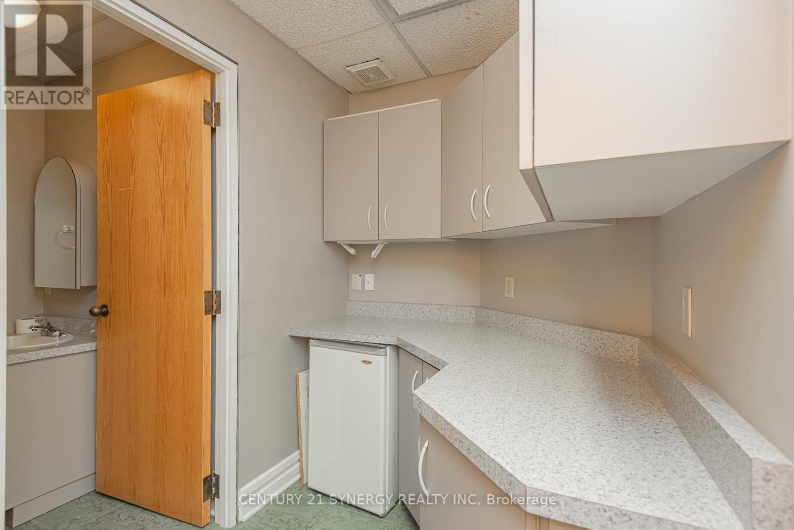 212 - 1929 Russell Road, Ottawa, Ontario  K1G 4G3 - Photo 23 - X12135027