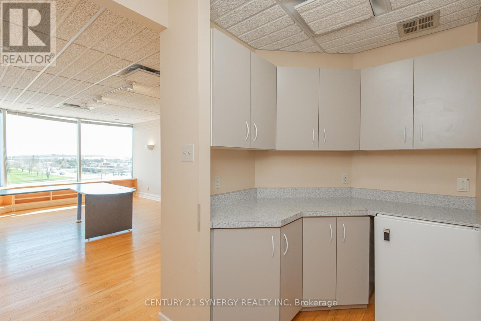212 - 1929 Russell Road, Ottawa, Ontario  K1G 4G3 - Photo 28 - X12135027
