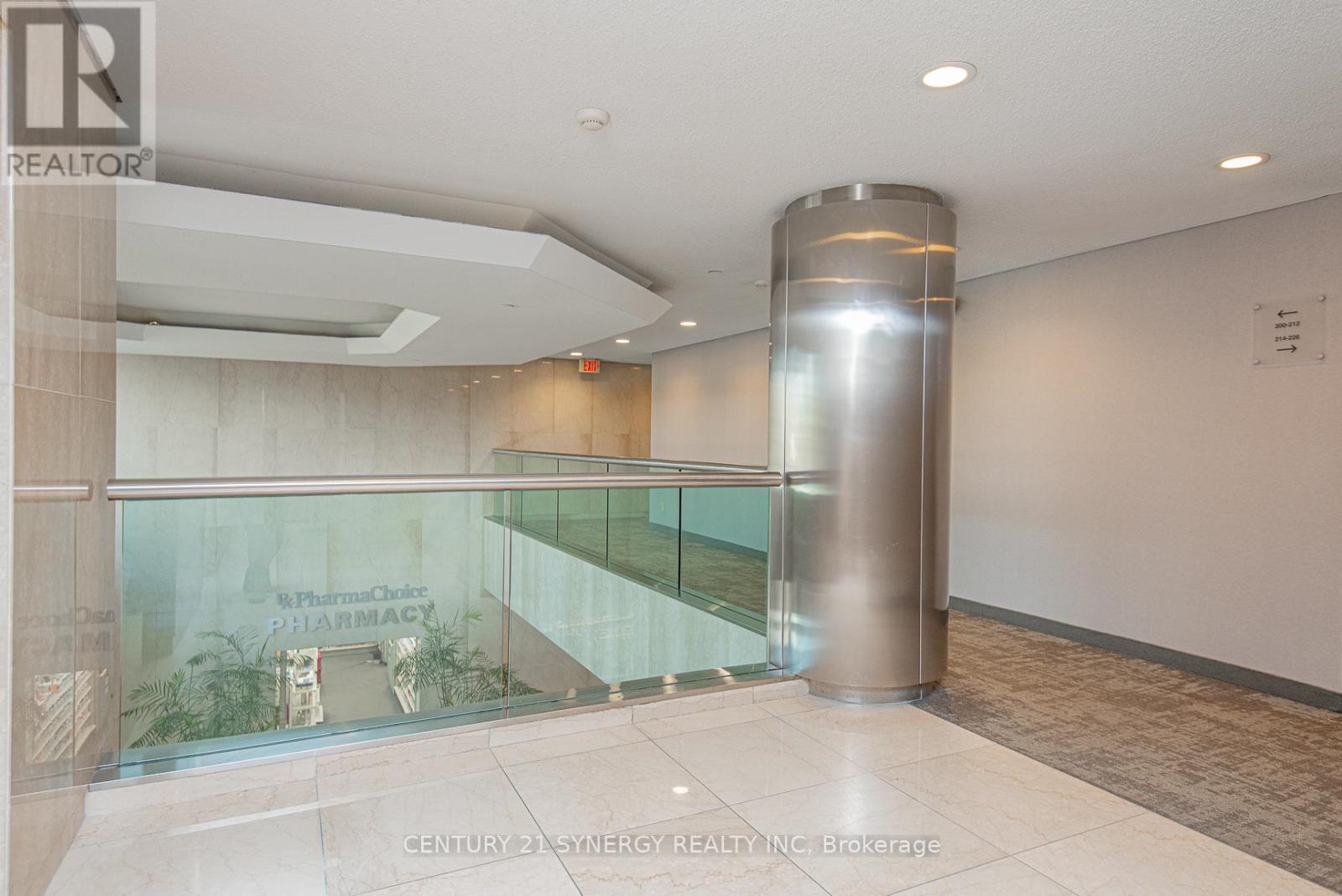 212 - 1929 Russell Road, Ottawa, Ontario  K1G 4G3 - Photo 6 - X12135027