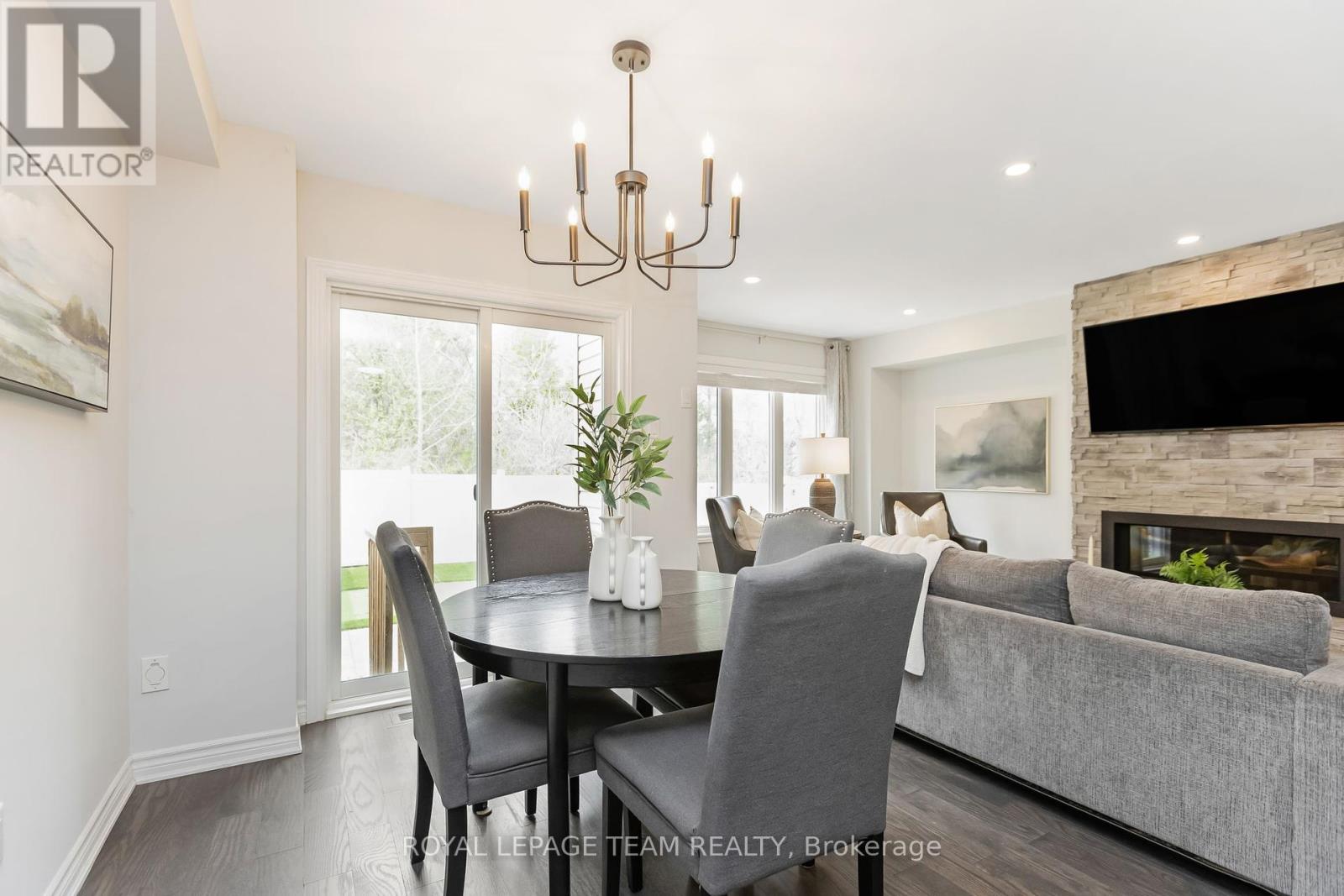 523 Parade Drive, Ottawa, Ontario  K2S 0X8 - Photo 11 - X12135031