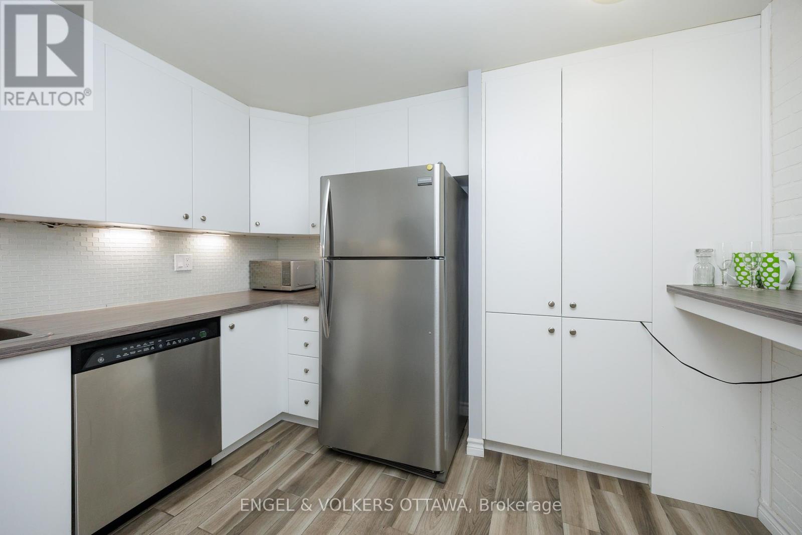 401 - 373 Laurier Avenue E, Ottawa, Ontario  K1N 8X6 - Photo 10 - X12135055