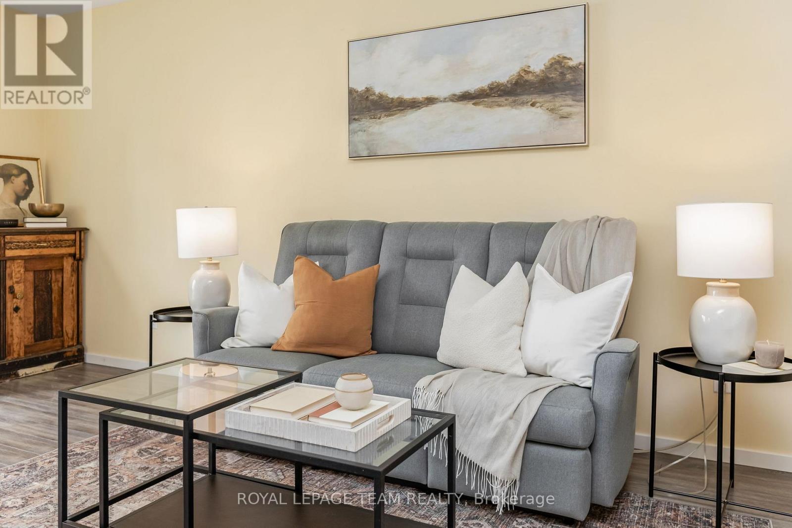 156 - 518 Orkney Private, Ottawa, Ontario  K2C 3M7 - Photo 10 - X12135115