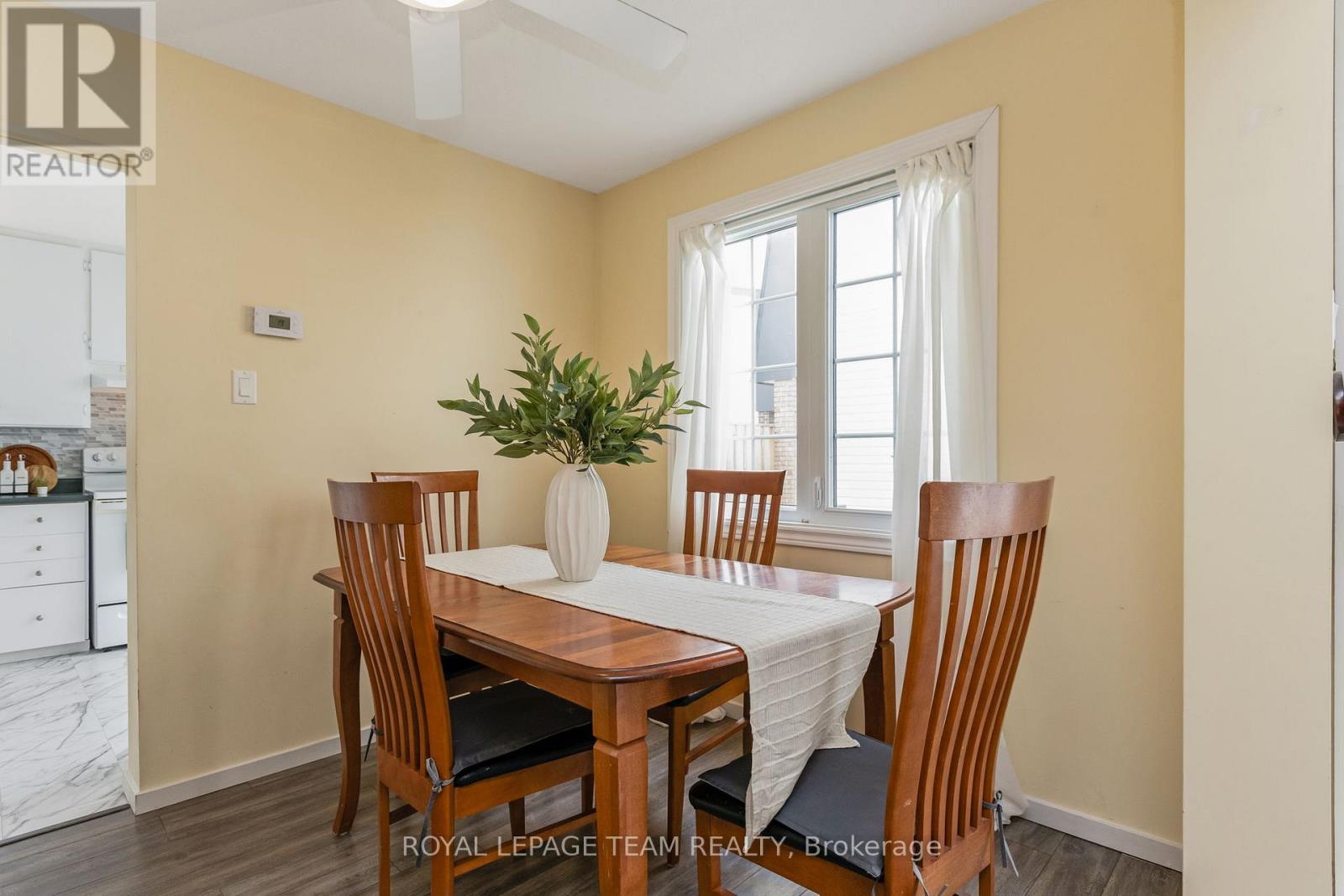 156 - 518 Orkney Private, Ottawa, Ontario  K2C 3M7 - Photo 11 - X12135115