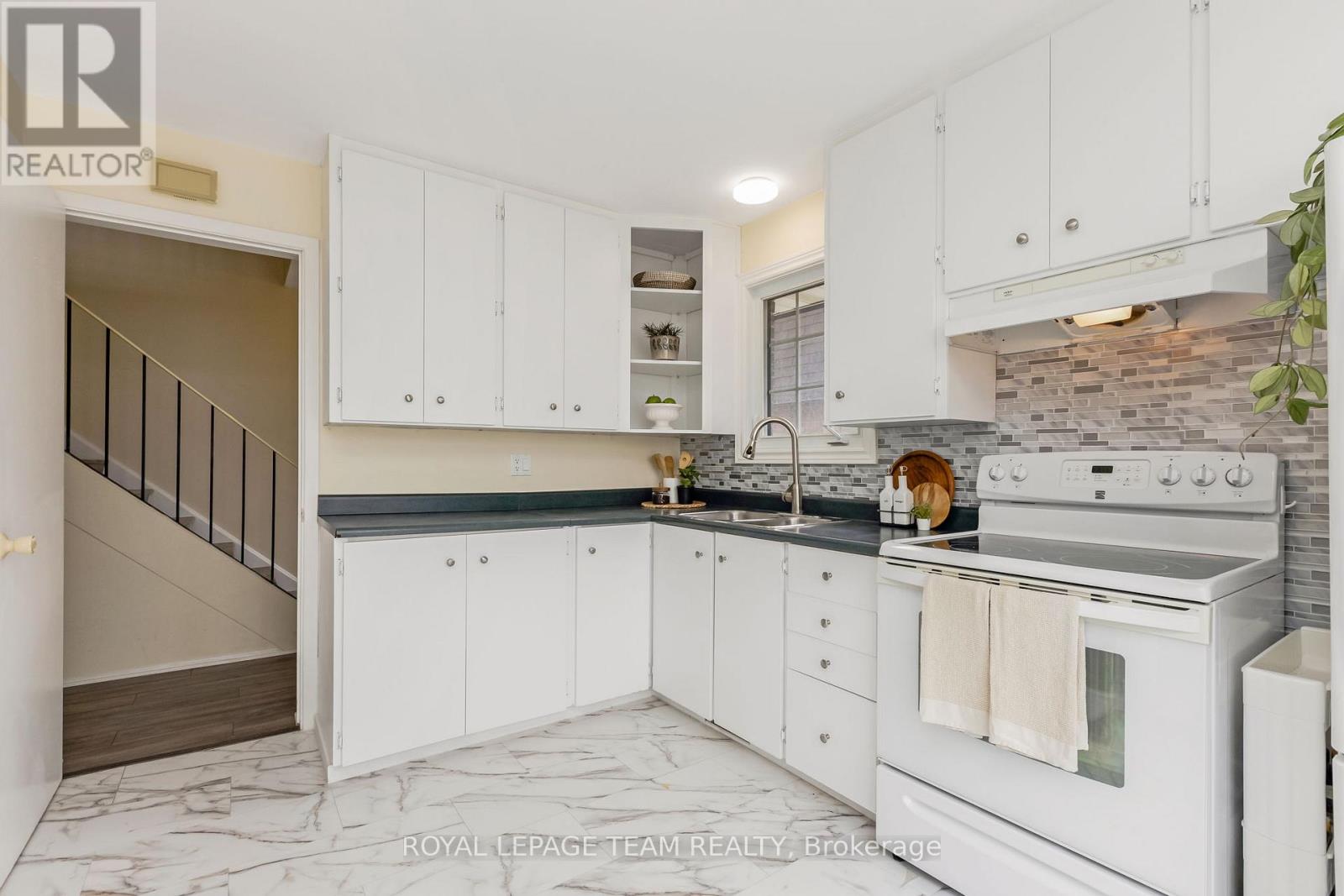 156 - 518 Orkney Private, Ottawa, Ontario  K2C 3M7 - Photo 18 - X12135115