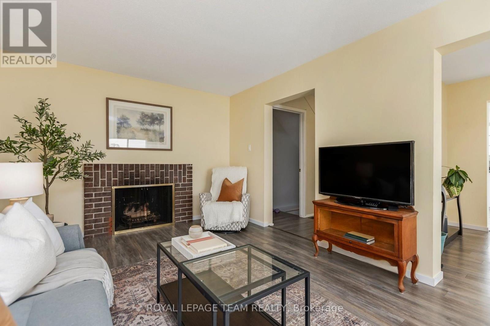 156 - 518 Orkney Private, Ottawa, Ontario  K2C 3M7 - Photo 8 - X12135115