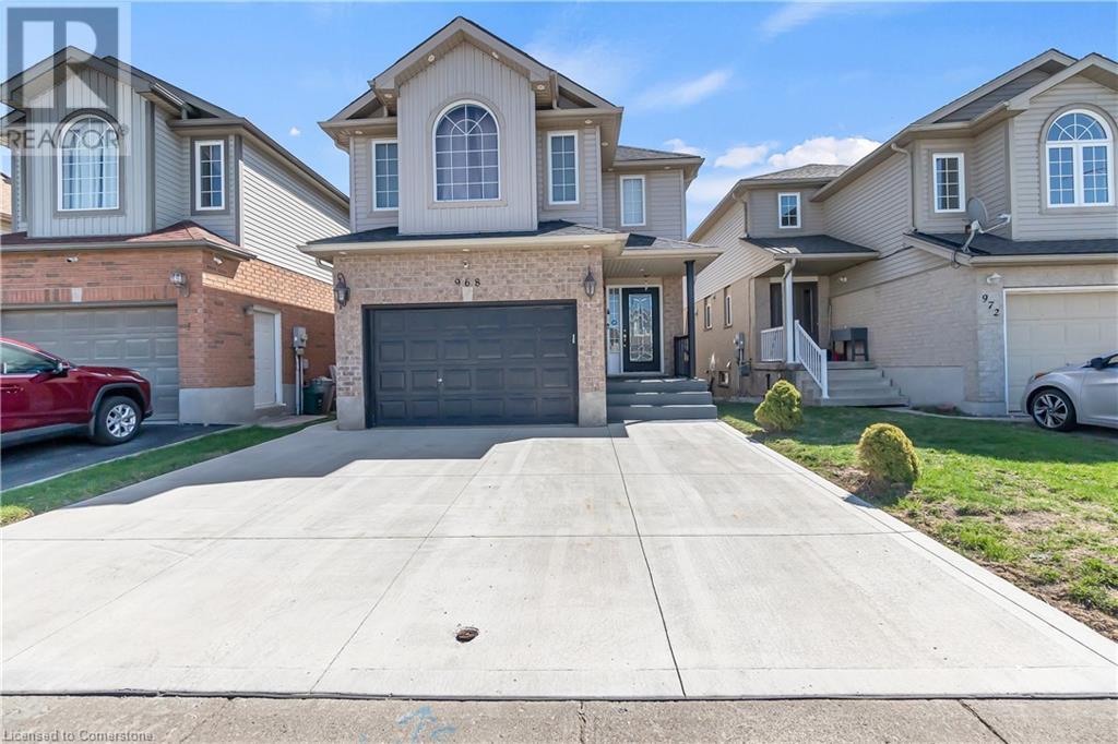 Property at 968 COPPER LEAF Crescent image 3