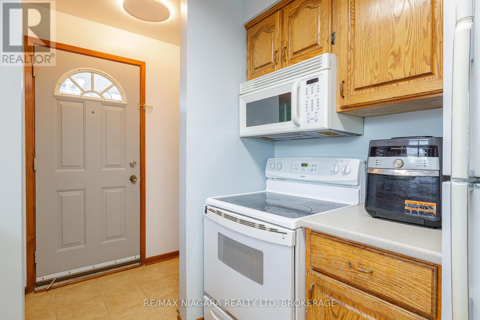 8420 Lamont Avenue, Niagara Falls, Ontario  L2G 6V8 - Photo 13 - X12044326